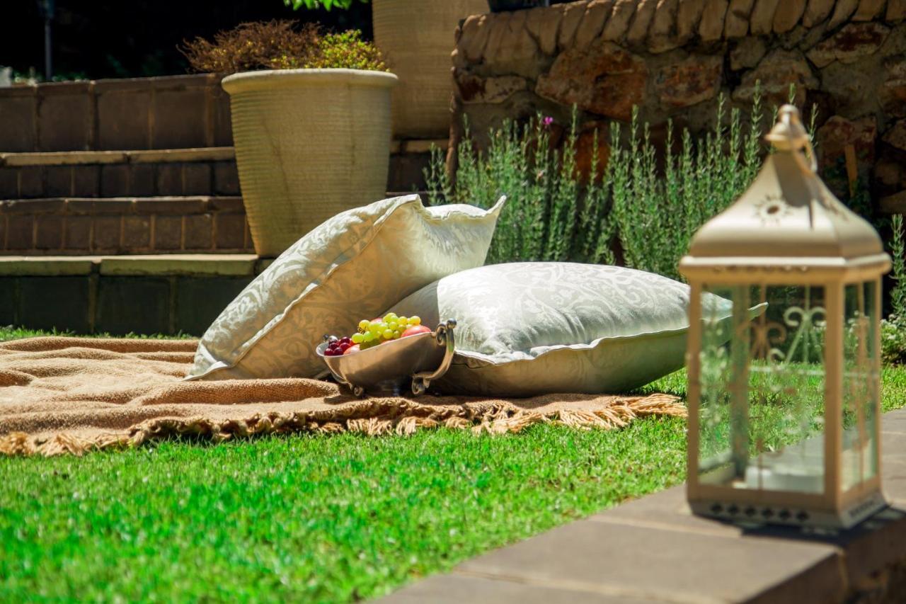 Amoris Guest House-Waterkloof Ridge Претория Экстерьер фото